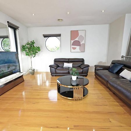 Luxury 7Brm Entire House Lakeview Blackswans Wifi Bbq Resort Point Cook Exterior foto