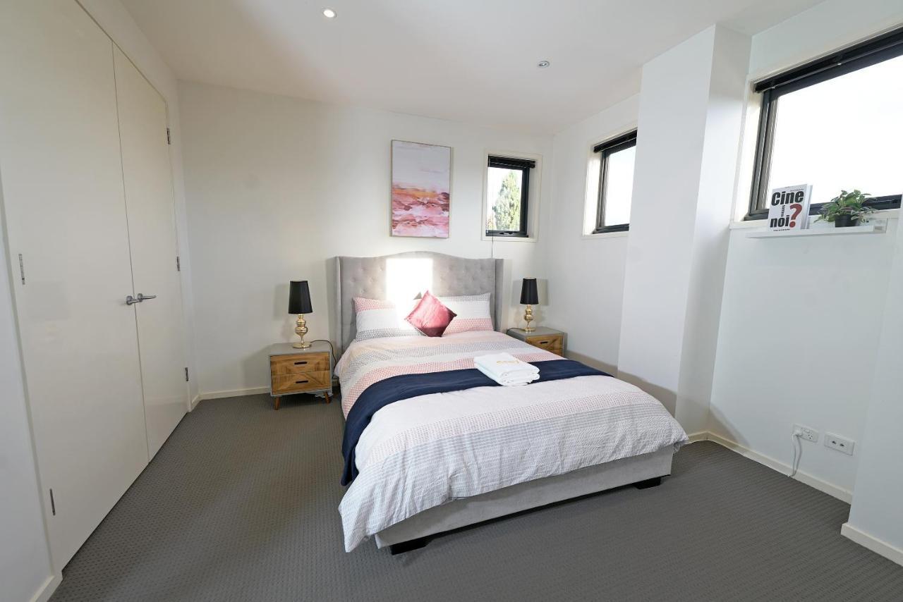 Luxury 7Brm Entire House Lakeview Blackswans Wifi Bbq Resort Point Cook Exterior foto